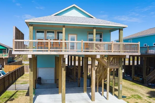 $375,000 | 2565 Palm Drive, Crystal Beach, TX 77650