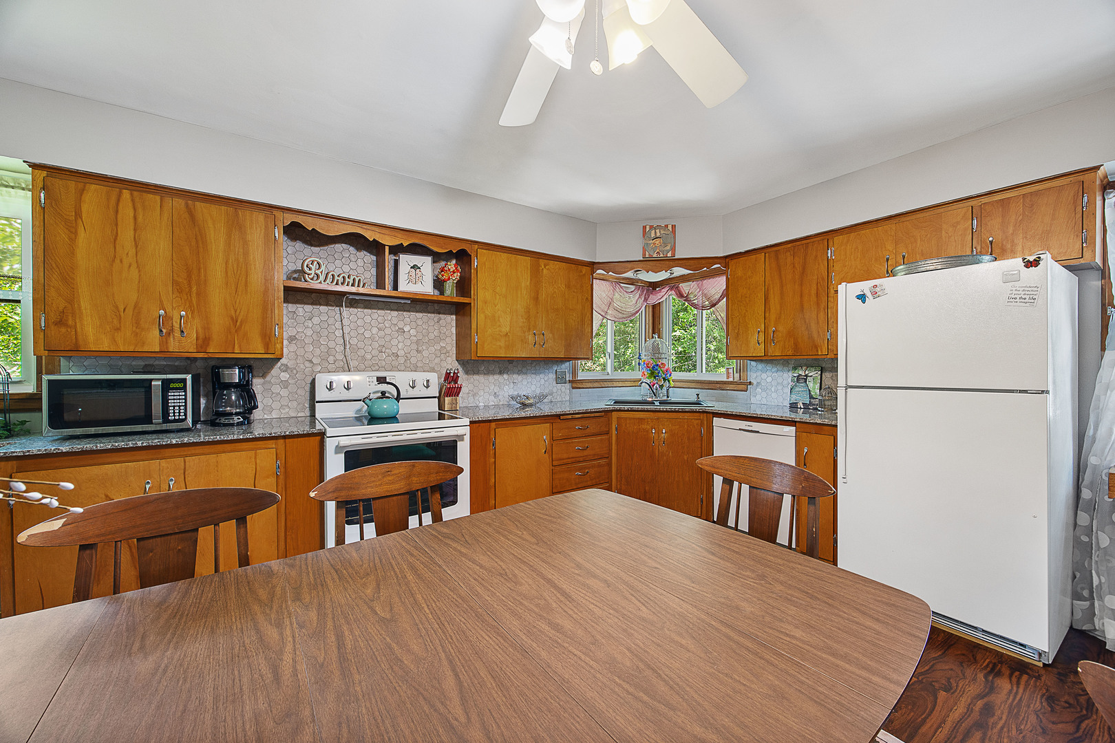 901 East Adams Street Washington, IL 61571 - Photo 6 of 43