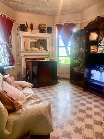 $469,000 | 157 West 105th Street, Unit 3ER | Upper West Side