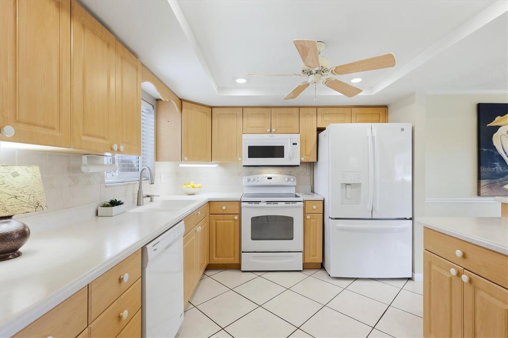 4208 Roxane Boulevard, Unit 95 Sarasota, FL 34235 - Photo 20 of 48