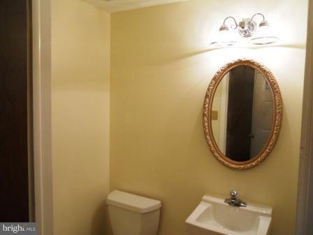 11516 Underoak Court Reston, VA 20191 - Photo 23 of 28 Bath