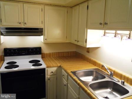 11516 Underoak Court Reston, VA 20191 - Photo 25 of 28 Kitchen