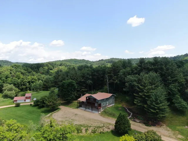 $699,000 | 26350 Drake Lane, Henrietta, WI 53924