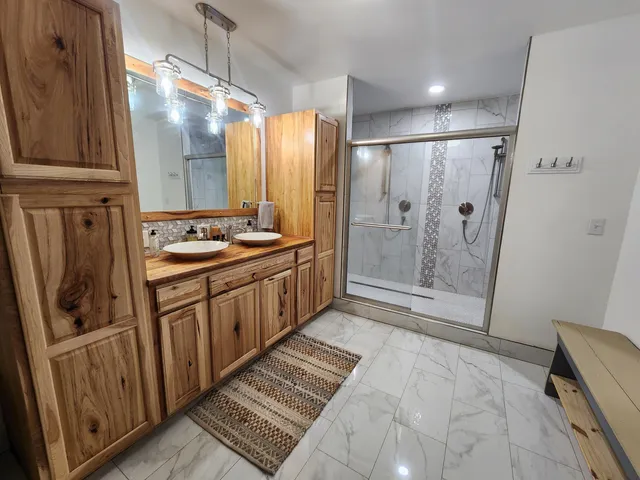 $699,000 | 26350 Drake Lane, Henrietta, WI 53924