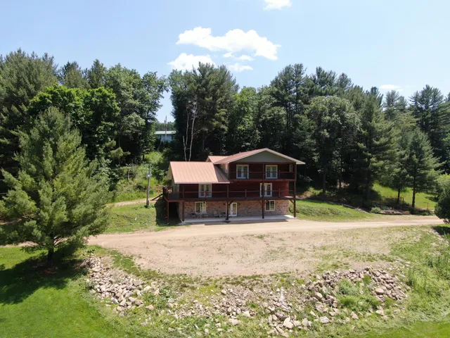 $699,000 | 26350 Drake Lane, Henrietta, WI 53924