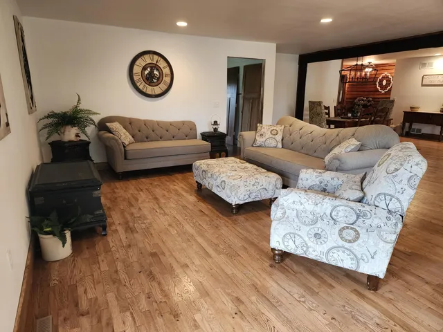 $699,000 | 26350 Drake Lane, Henrietta, WI 53924