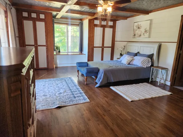 $699,000 | 26350 Drake Lane, Henrietta, WI 53924