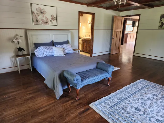 $699,000 | 26350 Drake Lane, Henrietta, WI 53924