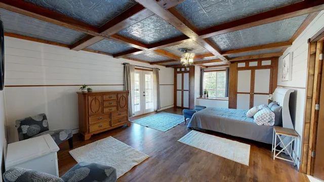 $699,000 | 26350 Drake Lane, Henrietta, WI 53924