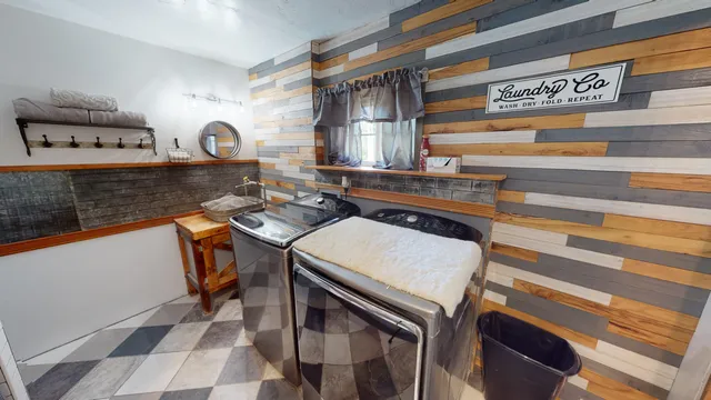 $699,000 | 26350 Drake Lane, Henrietta, WI 53924