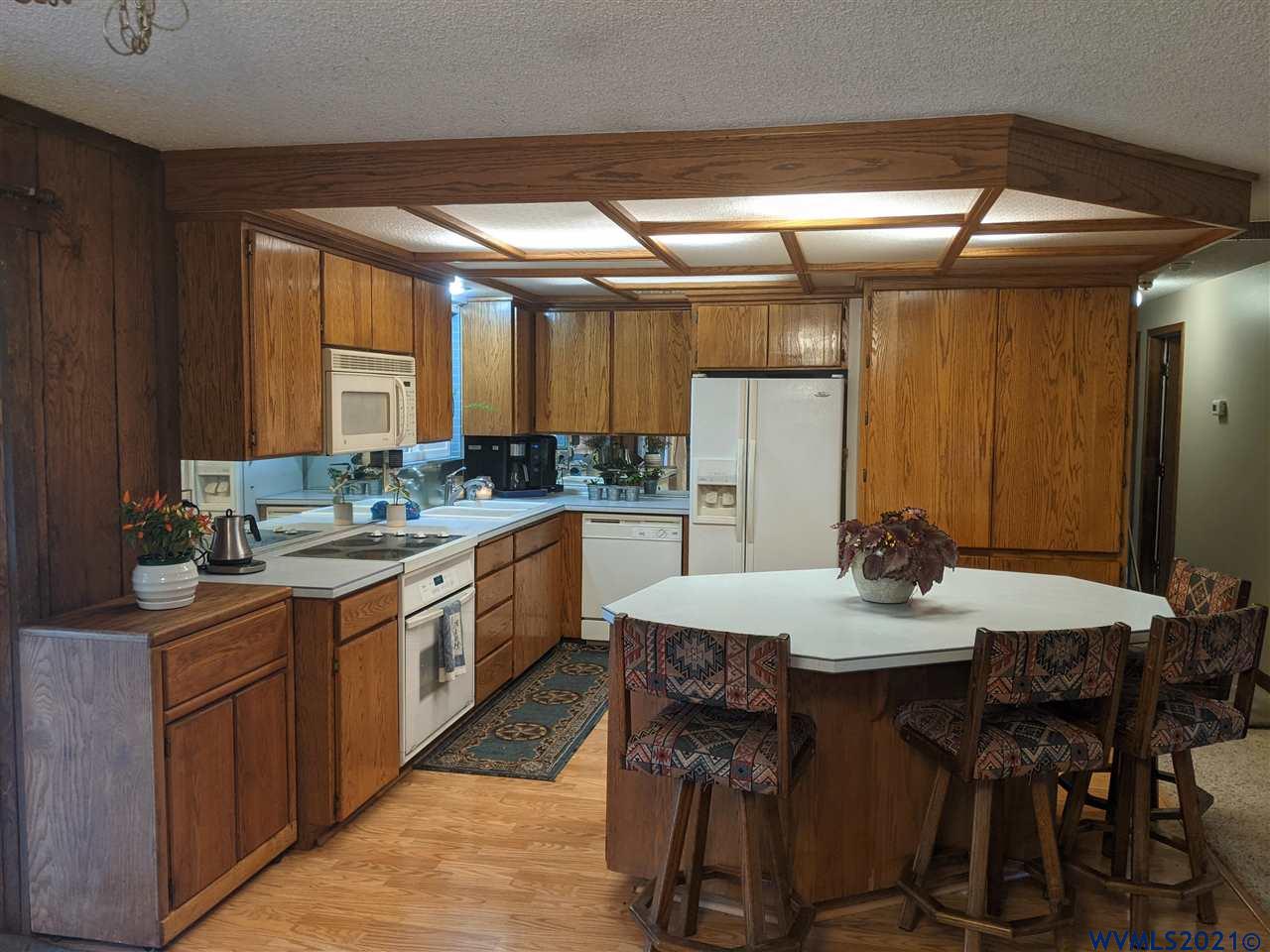 5140 Gaffin Road Southeast Salem, OR 97317 - Photo 9 of 34 Gallery Image 9