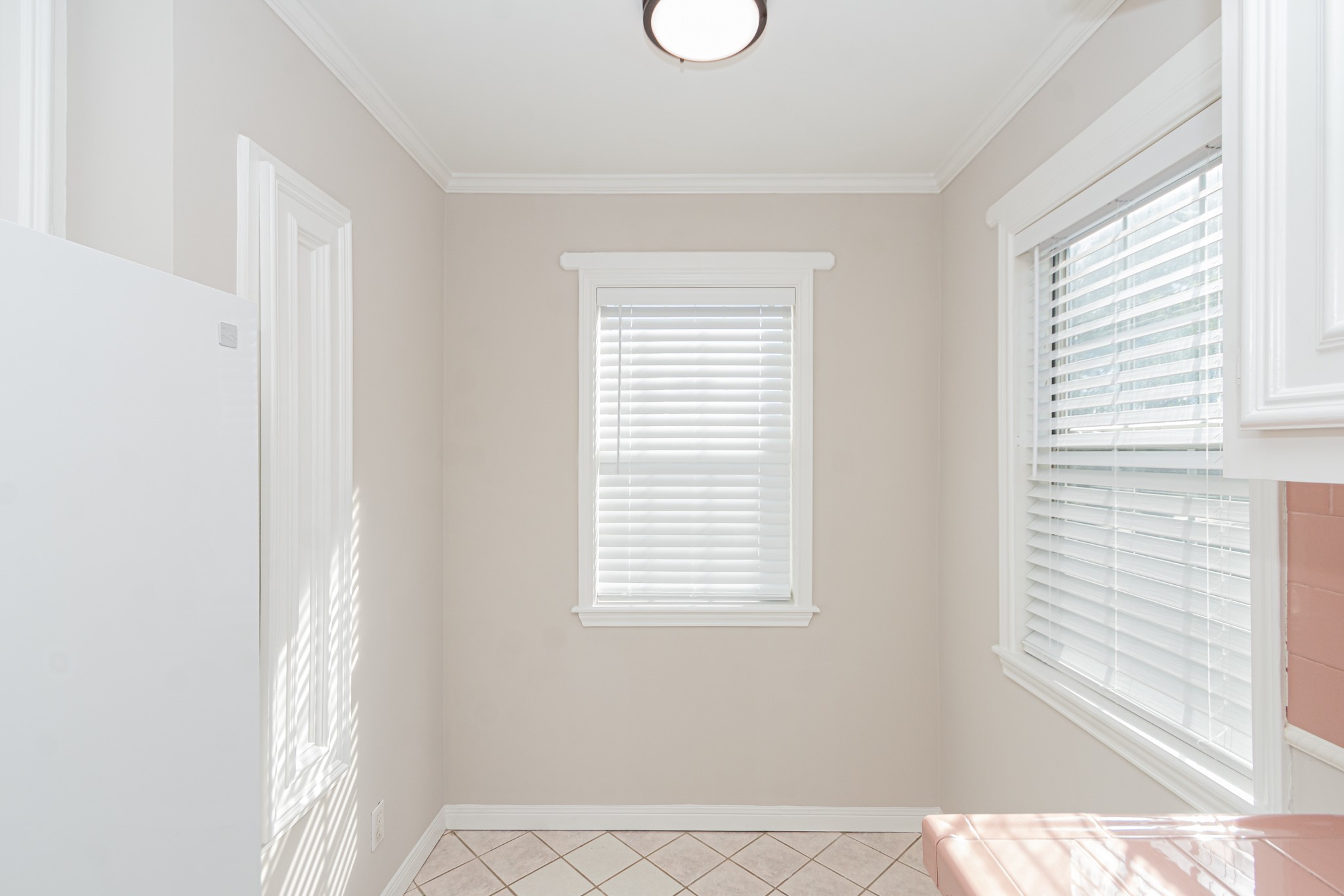 7447 Magnolia Street Houston, TX 77023 - Photo 18 of 38 a view of a window in a room
