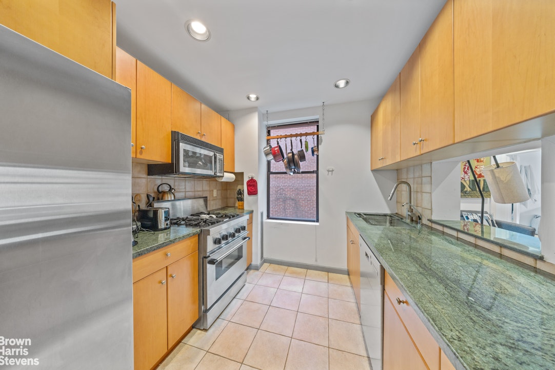 332 East 84th Street, Unit 4C Manhattan, NY 10028 - Photo 4 of 11