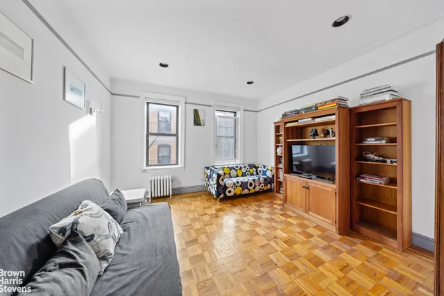 $790,000 | 332 East 84th Street, Unit 4C | Upper East Side