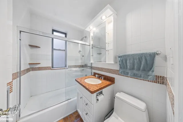 $790,000 | 332 East 84th Street, Unit 4C | Upper East Side