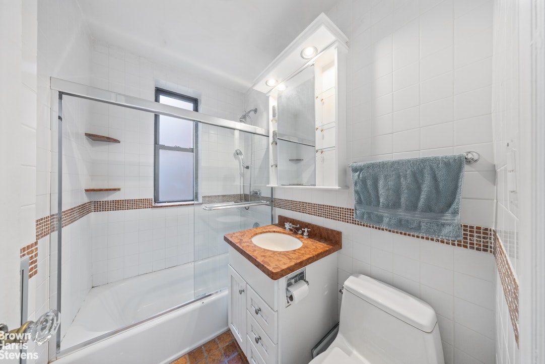 332 East 84th Street, Unit 4C Manhattan, NY 10028 - Photo 7 of 11