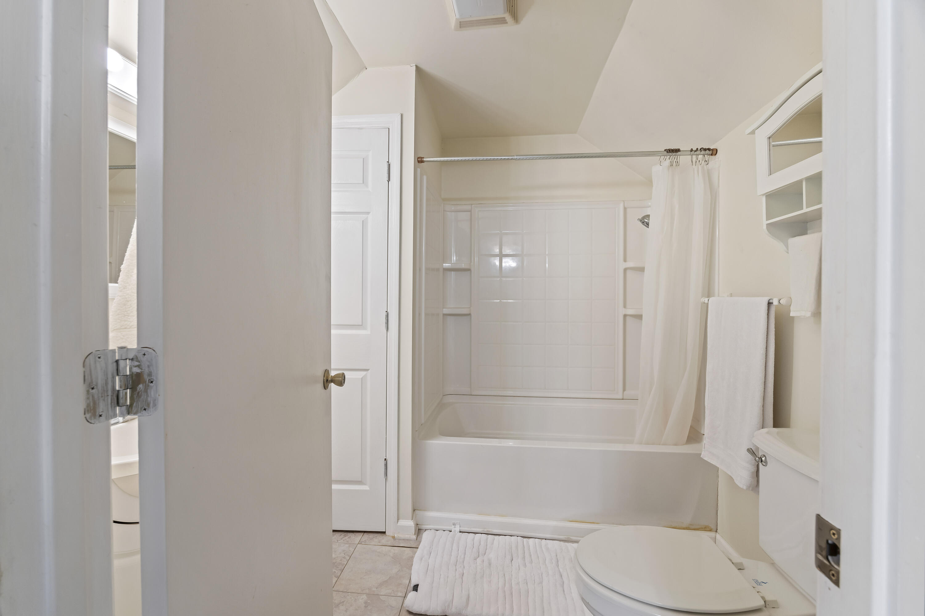 6293 Ehrhardt Road Ehrhardt, SC 29081 - Photo 30 of 58 Full Bathroom