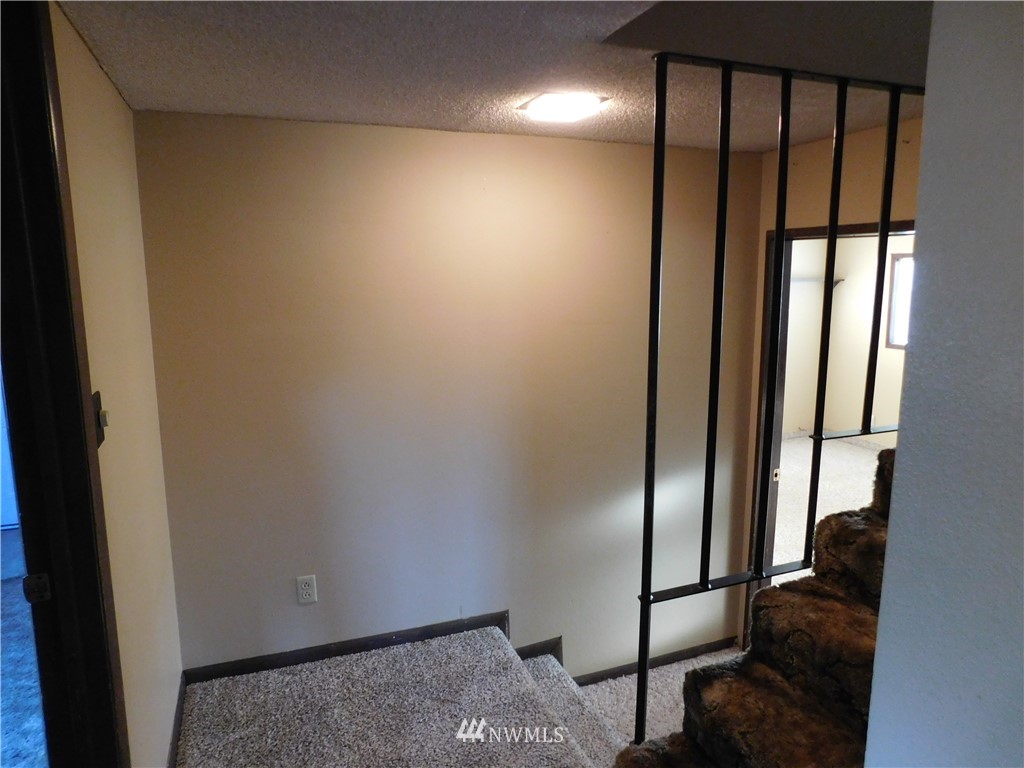 2953 Dover Street Longview, WA 98632 - Photo 17 of 24 Gallery Image 17