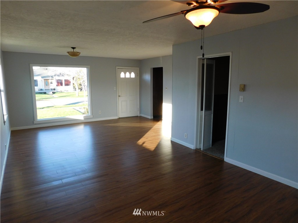 2953 Dover Street Longview, WA 98632 - Photo 10 of 24 Gallery Image 10