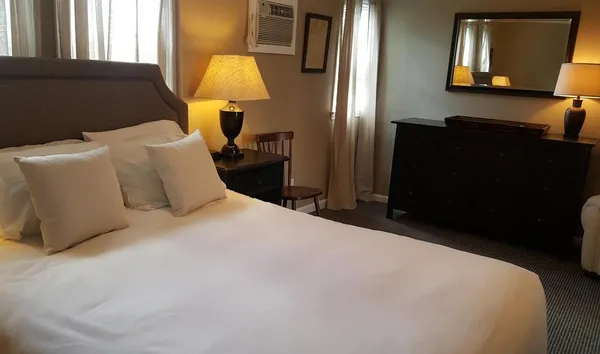 $2,895,000 | 157 Main Street, Belgrade, ME 04917