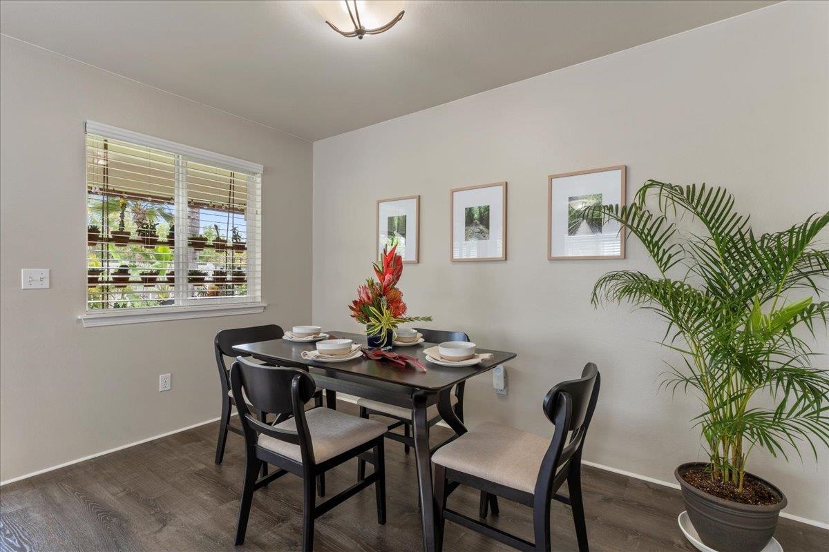 28 Papahi Loop Kahului, HI 96732 - Photo 20 of 50 a view of a dining room with furniture and window