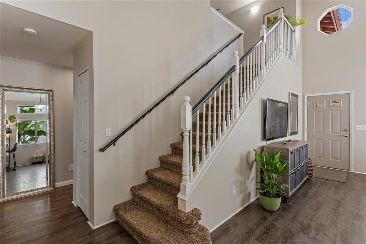 28 Papahi Loop Kahului, HI 96732 - Photo 37 of 50 a view of entryway and hall with wooden floor