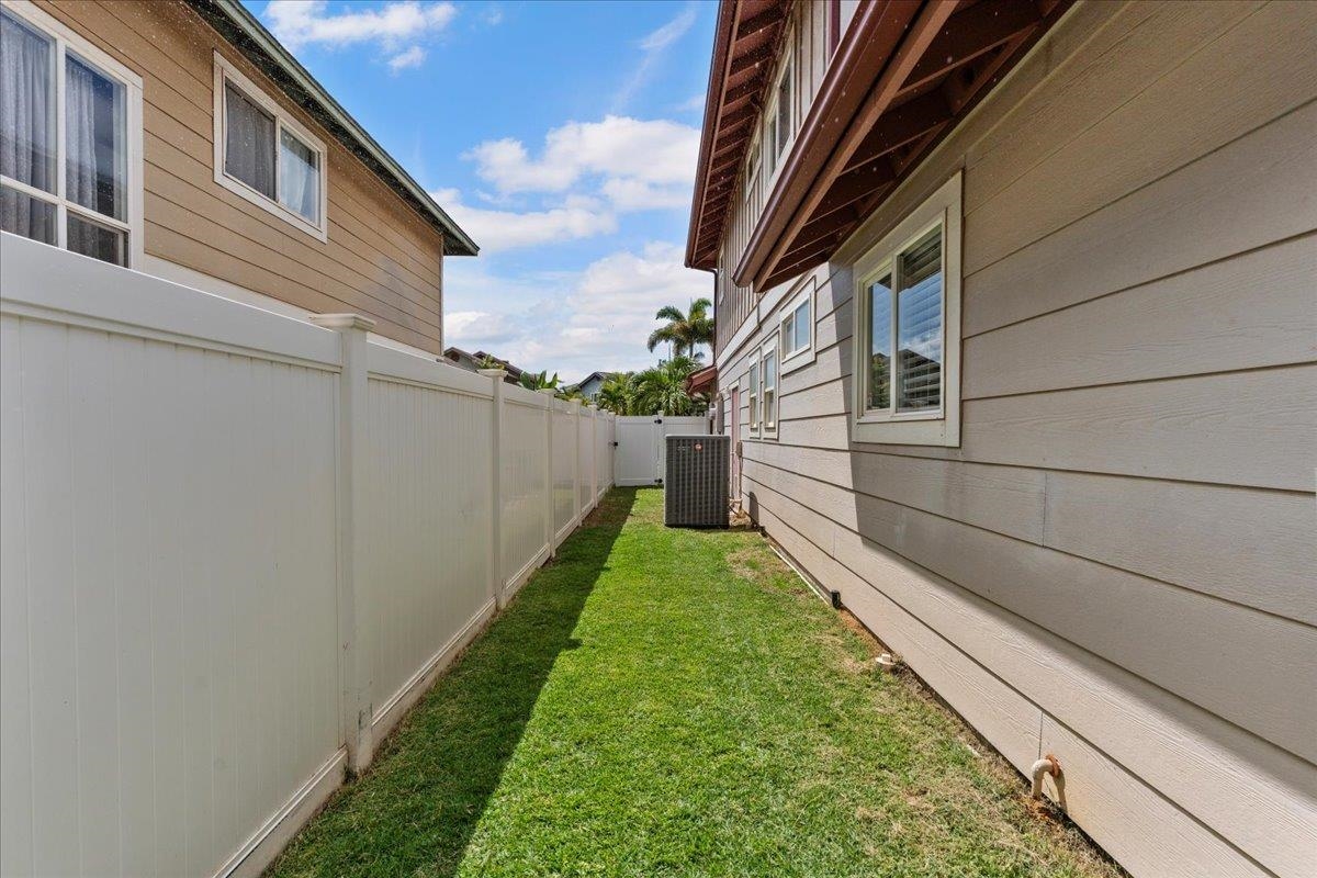 28 Papahi Loop Kahului, HI 96732 - Photo 48 of 50 a backyard with garden