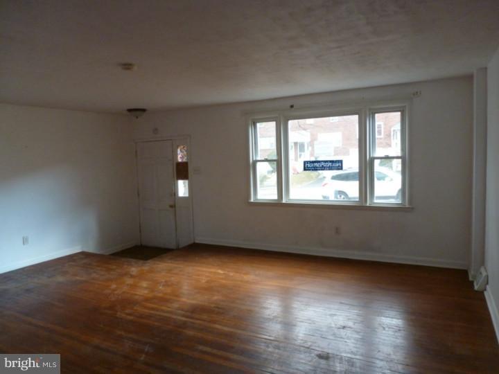 1312 Adair Road Brookhaven, PA 19015 - Photo 5 of 11 Living Room