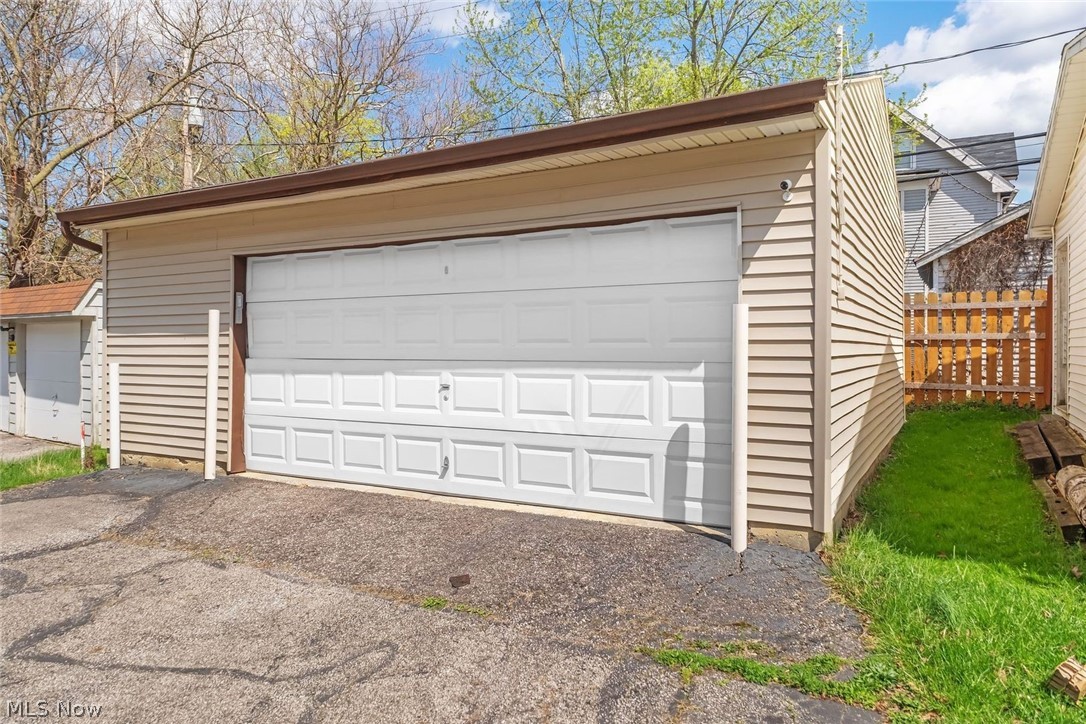 1695 Glenmont Road, Unit LOWR Cleveland, OH 44118 - Photo 28 of 29