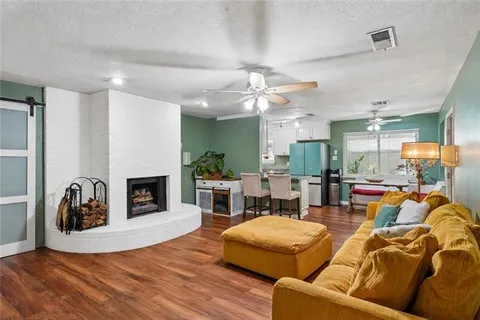 $375,000 | 806 Colonial Club Drive, Harahan, LA 70123