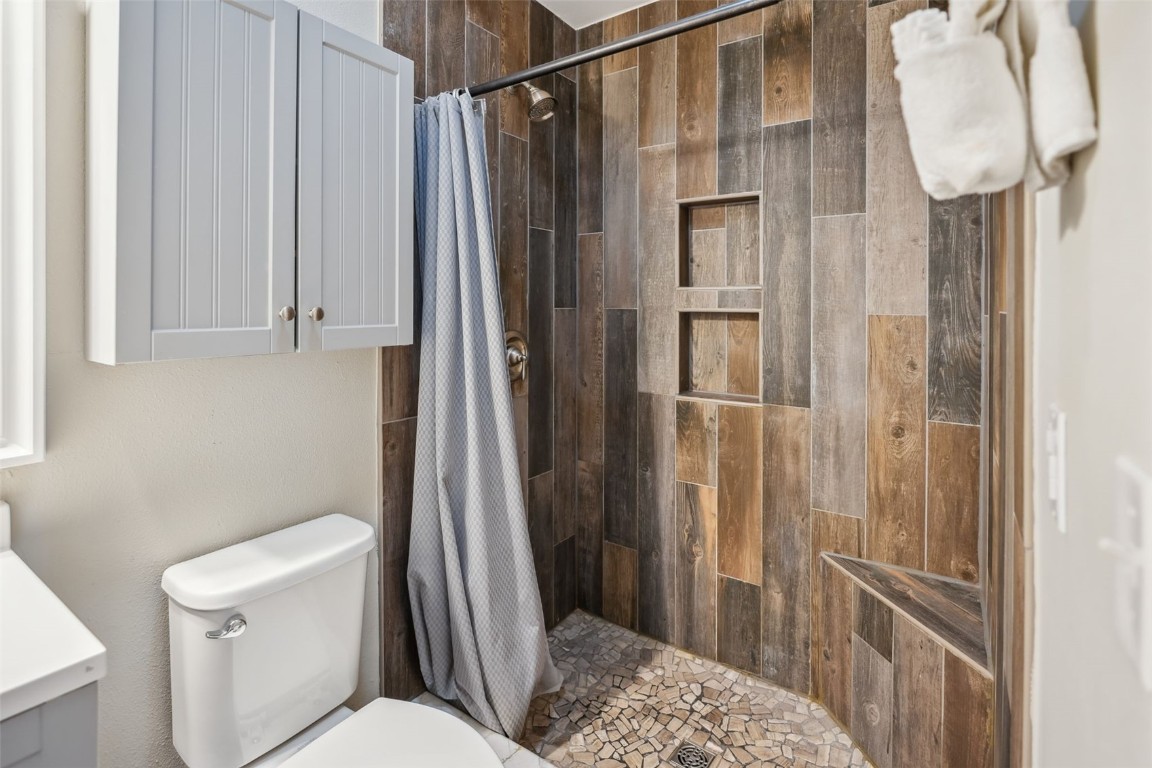 530 Tennis Club Road, Unit 1328 Keystone, CO 80435 - Photo 25 of 43 Full bath with vanity, toilet, and tiled shower