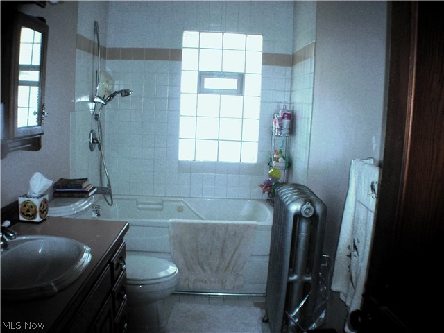 18006 Nottingham Road Cleveland, OH 44119 - Photo 8 of 9 Relax in the spa-like bath!