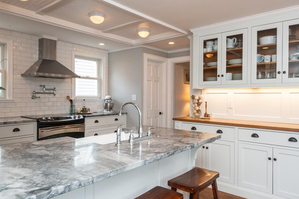 1 Avalon Road Stoneham, MA 02180 - Photo 10 of 42 Gallery Image 10