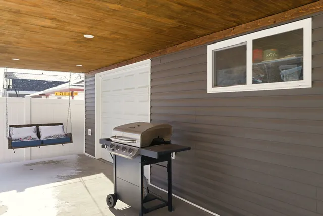 $359,500 | 10430 South Whipple Street, Chicago, IL 60655