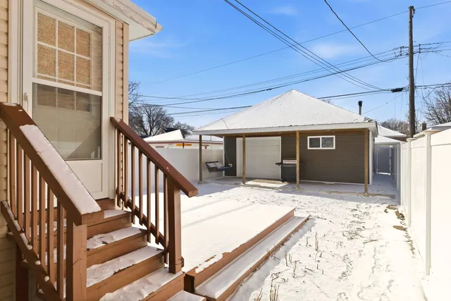 $359,500 | 10430 South Whipple Street, Chicago, IL 60655