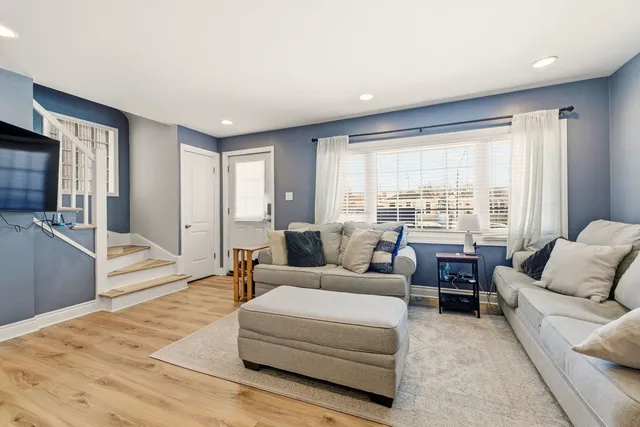 $359,500 | 10430 South Whipple Street, Chicago, IL 60655