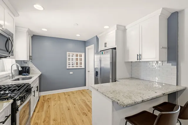 $359,500 | 10430 South Whipple Street, Chicago, IL 60655