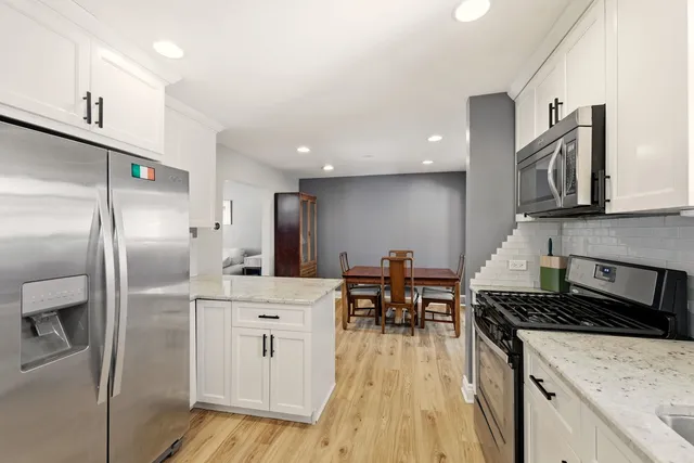 $359,500 | 10430 South Whipple Street, Chicago, IL 60655