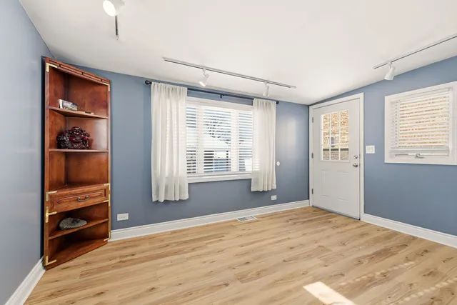 $359,500 | 10430 South Whipple Street, Chicago, IL 60655