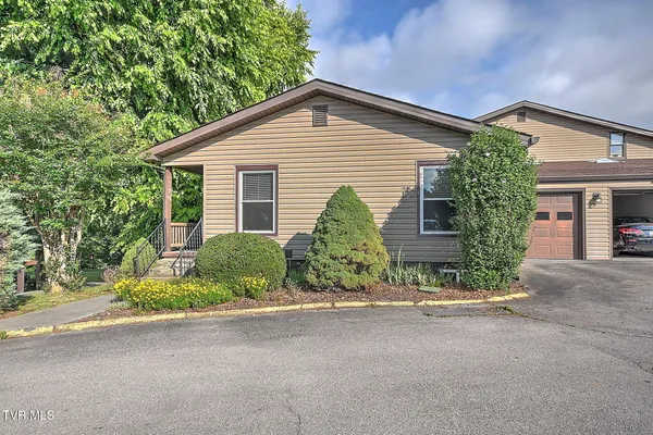 $219,900 | 513 Pilgrim Court, Unit A, Johnson City, TN 37601