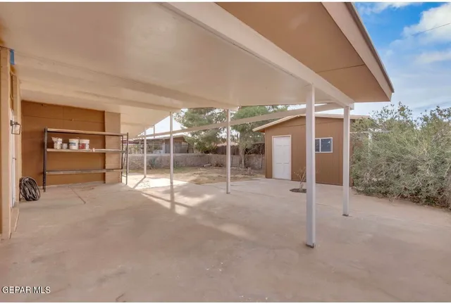 a view of a house with a garage