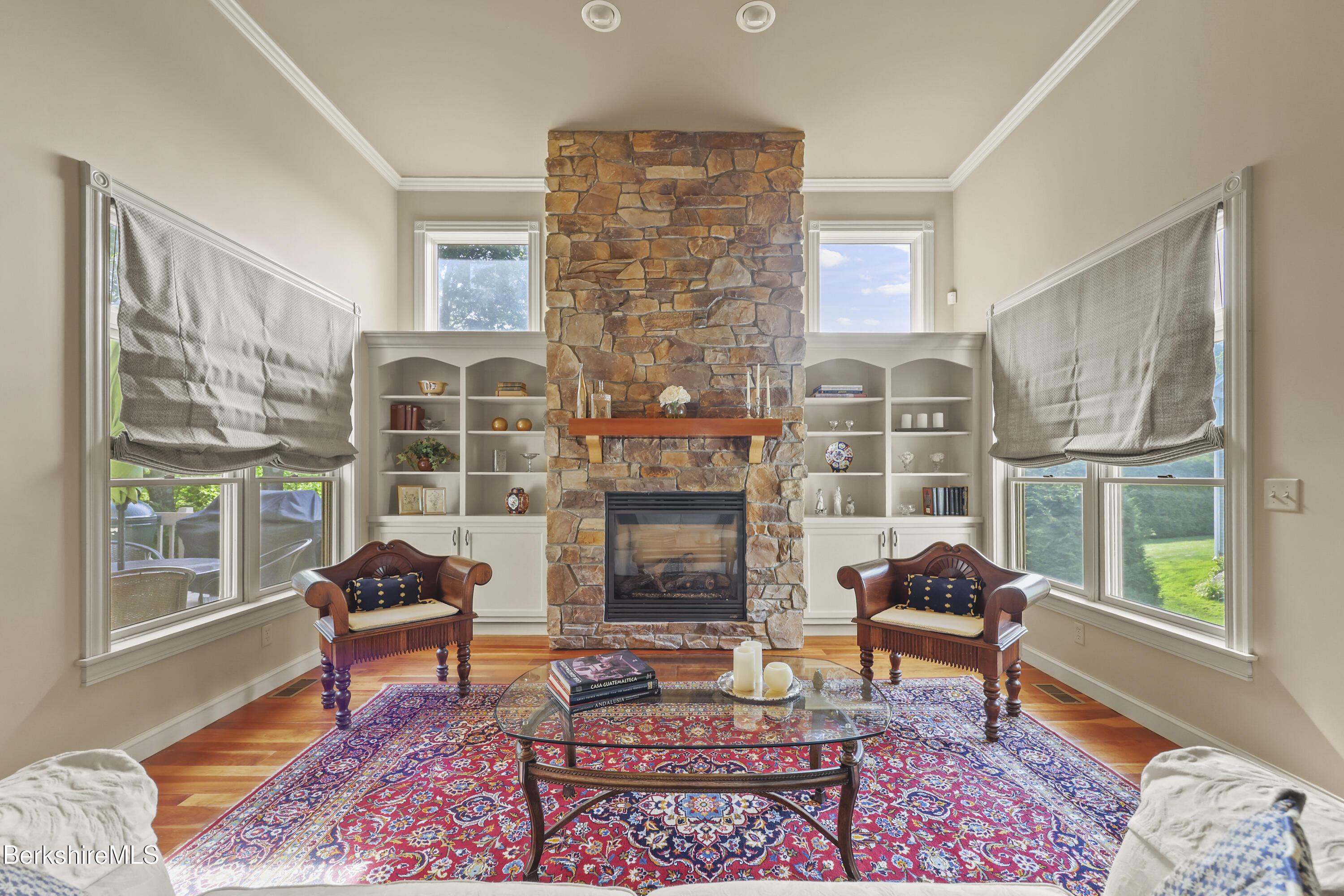 35 Meadow Ridge Drive Pittsfield, MA 01201 - Photo 10 of 81 Living Room