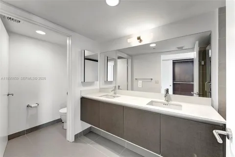 $1,995,000 | 6620 Indian Creek Drive, Unit PH711, Miami Beach, FL 33141