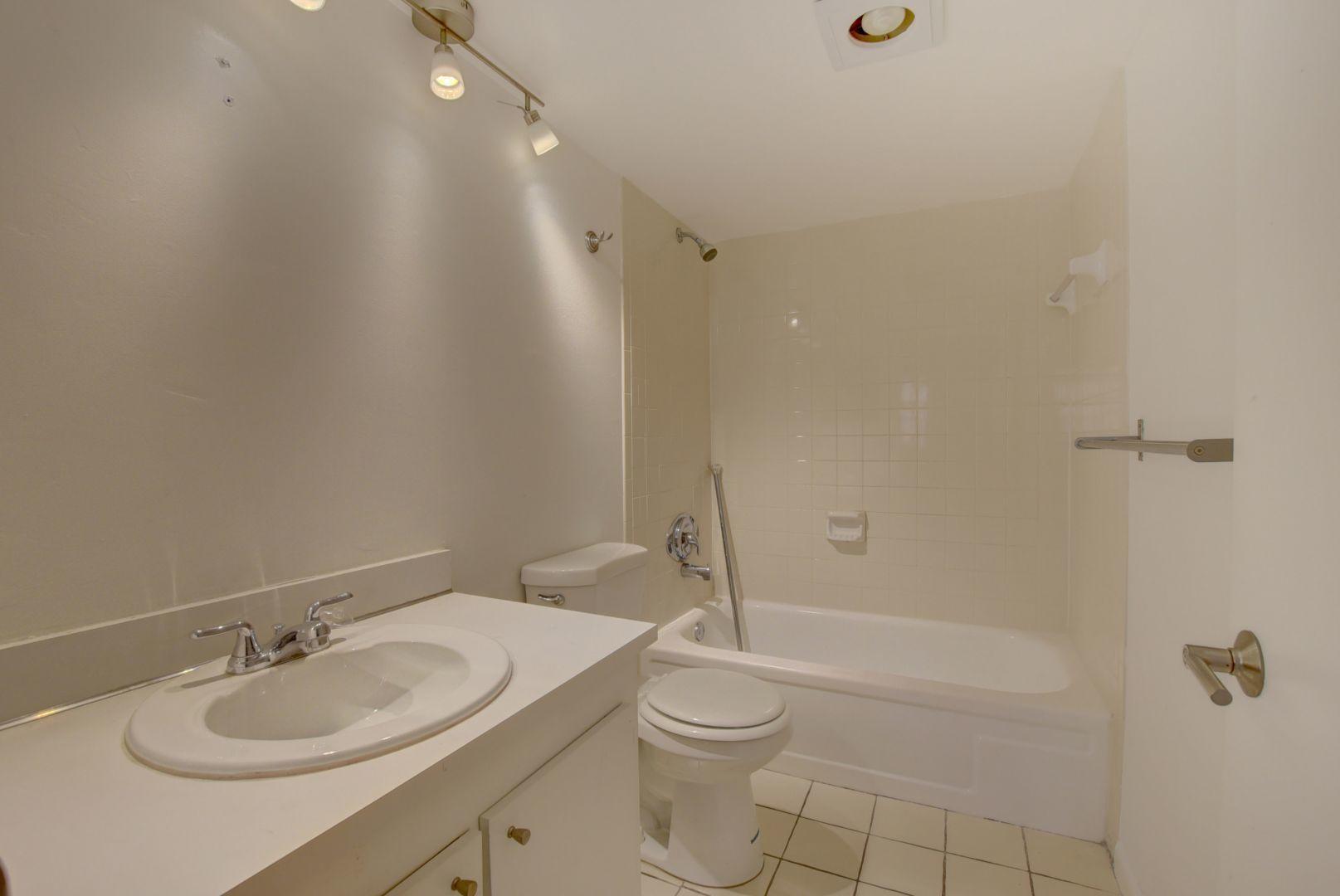 2001 Woolbright Road, Unit F204 Boynton Beach, FL 33426 - Photo 13 of 20 Master Bathroom
