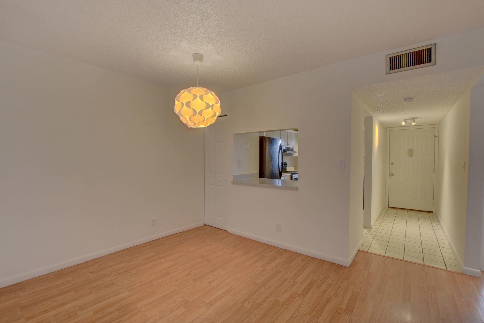 2001 Woolbright Road, Unit F204 Boynton Beach, FL 33426 - Photo 5 of 20 Dining Room