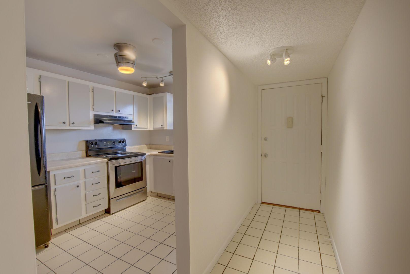 2001 Woolbright Road, Unit F204 Boynton Beach, FL 33426 - Photo 6 of 20 Entrance