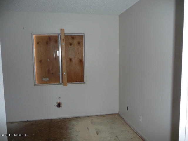 3605 West Bethany Home Road, Unit 8 Phoenix, AZ 85019 - Photo 9 of 10 a view of a small space