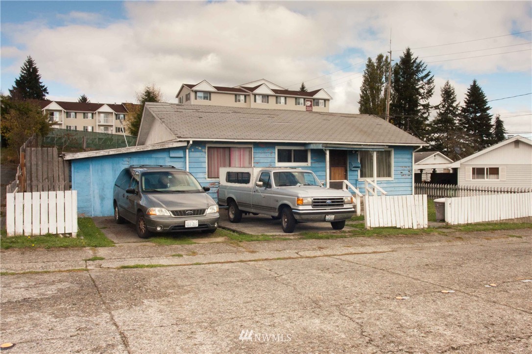 1072 Walnut Street Bremerton, WA 98310 - Photo 2 of 9 Gallery Image 2