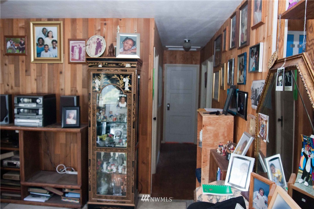 1072 Walnut Street Bremerton, WA 98310 - Photo 4 of 9 Gallery Image 4