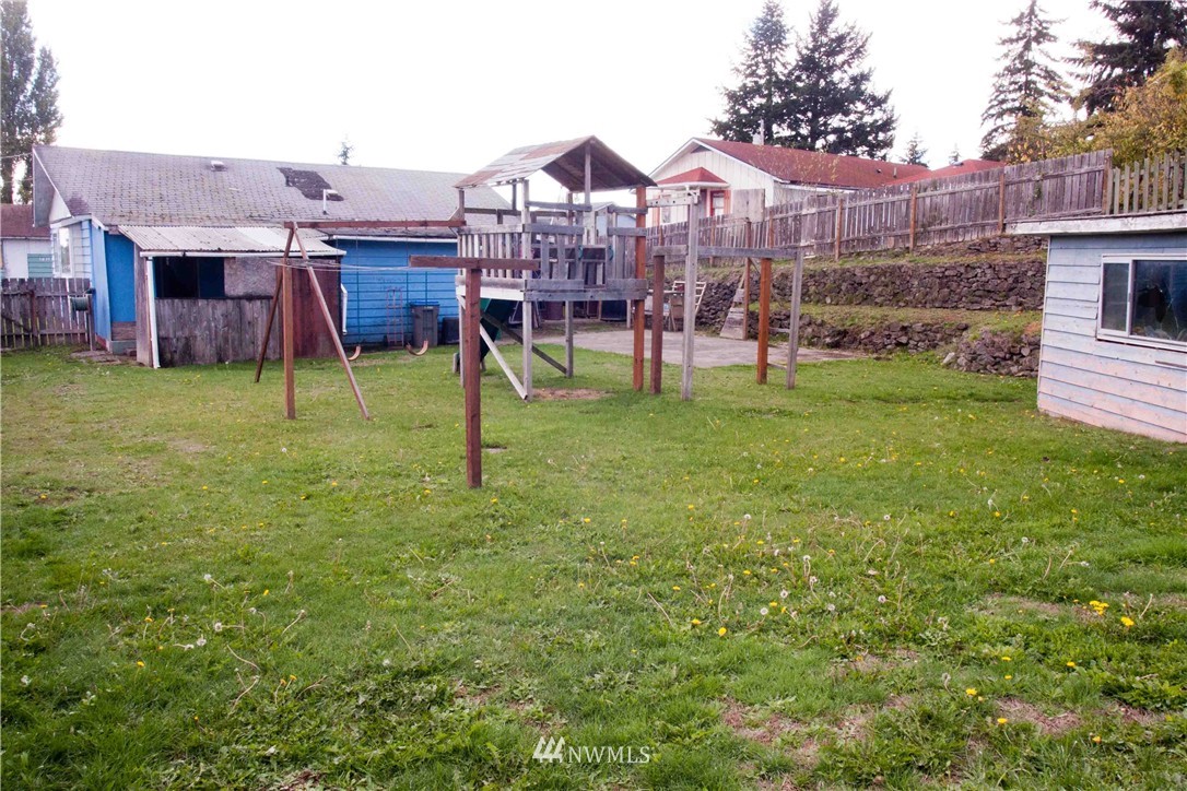 1072 Walnut Street Bremerton, WA 98310 - Photo 8 of 9 Gallery Image 8